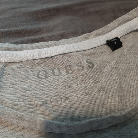 Guess Tshirt - Picture 3 of 3